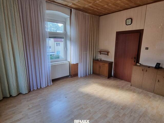 Immobilie in St. Pölten - Sanierungsbedürftige 2-Zimmer-Eigentumswohnung mit Garten - Bild 0
