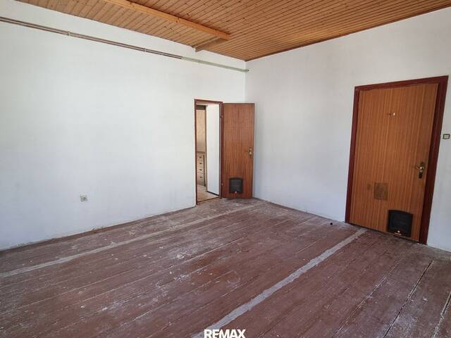 Immobilie in St. Pölten - Sanierungsbedürftige 2-Zimmer-Eigentumswohnung mit Garten - Bild 1