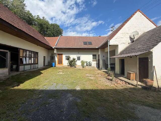 Immobilie in Wiesfleck - Sanierungsbedürftiger Vierkanthof in ruhiger Ortsrandlage! 6.100 m² Grundstück mit 4.100 m² Bauland & Platz für Tierhaltung - Bild 3