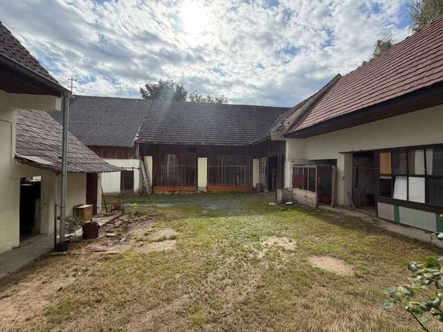 Immobilie in Wiesfleck - Sanierungsbedürftiger Vierkanthof in ruhiger Ortsrandlage! 6.100 m² Grundstück mit 4.100 m² Bauland & Platz für Tierhaltung - Bild 4