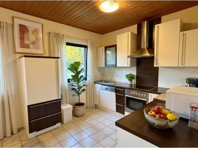 Immobilie in Kalsdorf bei Graz - Wohnen im Grünen - großzügiger Bungalow auf rund 1.000 m² Grundstück in Kalsdorf - Bild 2
