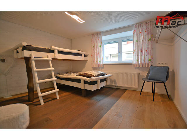 Immobilie in Thüringen - Einzigartiges Wohnhaus mit Flair, Terrasse und Doppelgarage - Bild 4