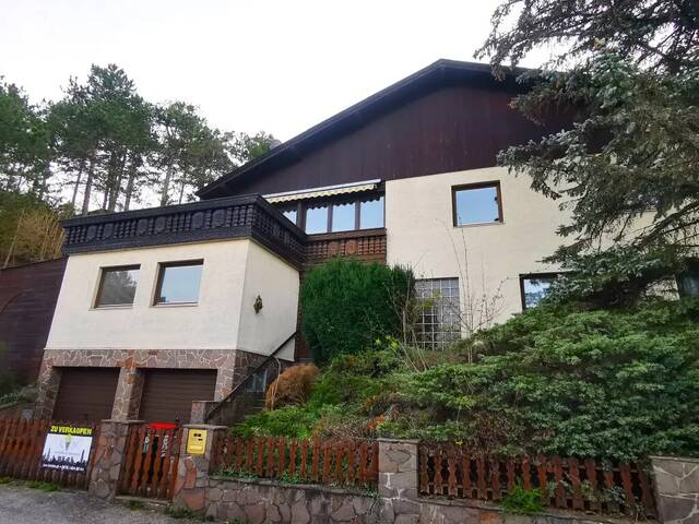 Immobilie in Wöllersdorf - Tolles Zweifamilienhaus in absoluter Ruhelage mit wunderbarem Weitblick - Bild 1
