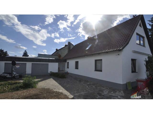 Immobilie in Herzogenburg - Generalsaniertes Einfamilienhaus mit Dachterrasse, Doppelgarage und schönem gepflegtem Garten - Bild 1