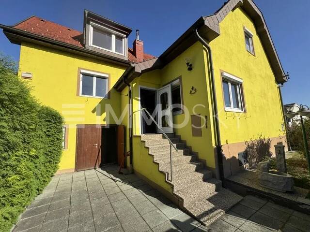 Immobilie in Gumpoldskirchen - Charmantes Einfamilienhaus mit großem Garten und Pool - Bild 0