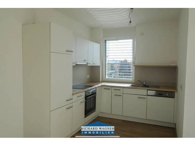 Immobilie in Haag - Neubauwohnung in Zentrumslage mit großer Balkon-Loggia und Carport - Bild 4
