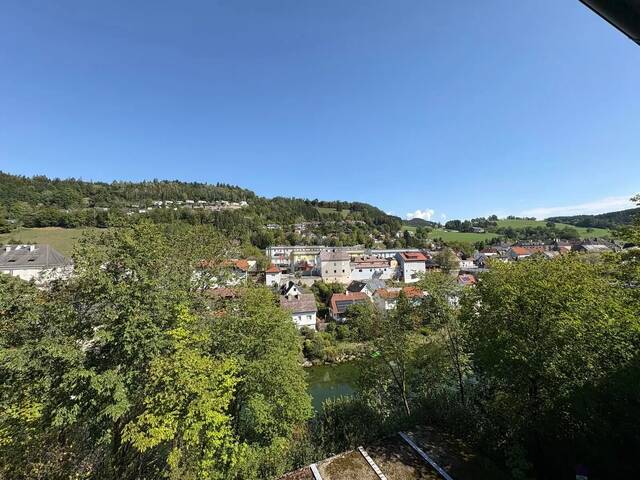 Immobilie in Waidhofen an der Ybbs - CHARMANTES WOHNEN MIT YBBSBLICK ? ZENTRAL & ATTRAKTIV - Bild 0