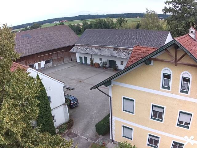 Immobilie in Roßbach - Wo Träume Raum bekommen: Vierseithof mit Seltenheitswert - Bild 0