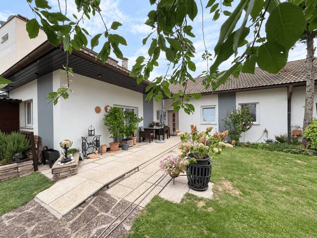Immobilie in Neunkirchen - Einfamilienhaus mit ca. 134 m² Wohnfläche und schönem Grundstück in zentraler Lage von Neunkirchen! - Bild 0
