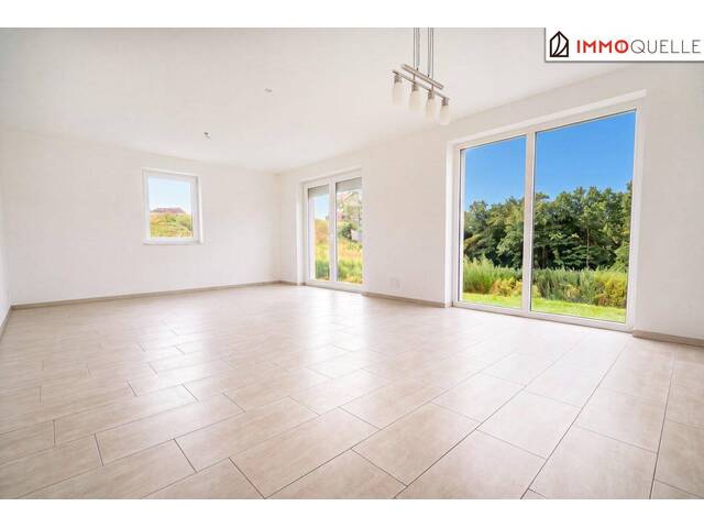 Immobilie in Enzenkirchen - Zuhause mit Raum zum Entfalten - Großzügiges Einfamilienhaus mit weitläufigem Garten, Westterrasse und vielseitigem Vollkeller in Enzenkirchen - Bild 4