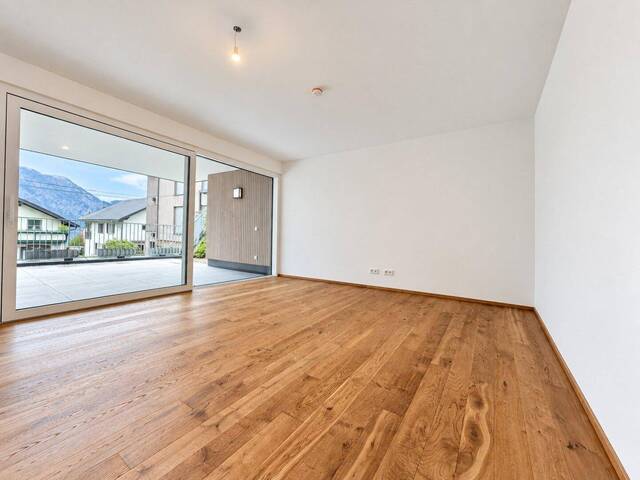 Immobilie in Altmünster - JETZT ALS 4-ZIMMER WOHNUNG VERFÜGBAR! 125 m² Gartenwohnung mit See- und Traunsteinblick - 150 m bis zum See! - Bild 1