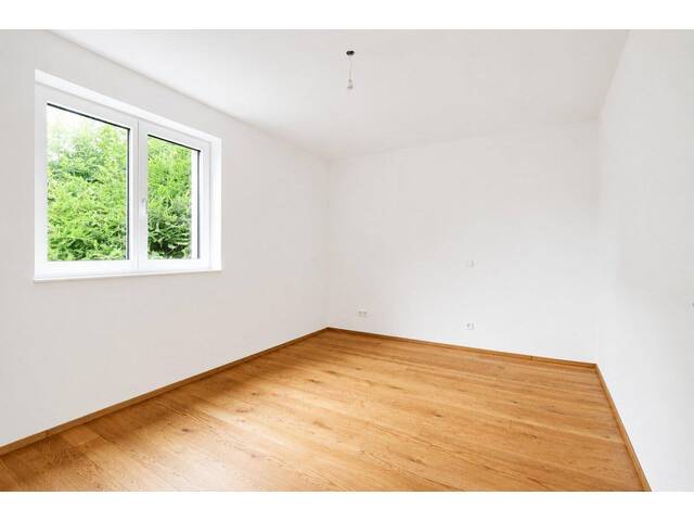 Immobilie in Altmünster - JETZT ALS 4-ZIMMER WOHNUNG VERFÜGBAR! 125 m² Gartenwohnung mit See- und Traunsteinblick - 150 m bis zum See! - Bild 3