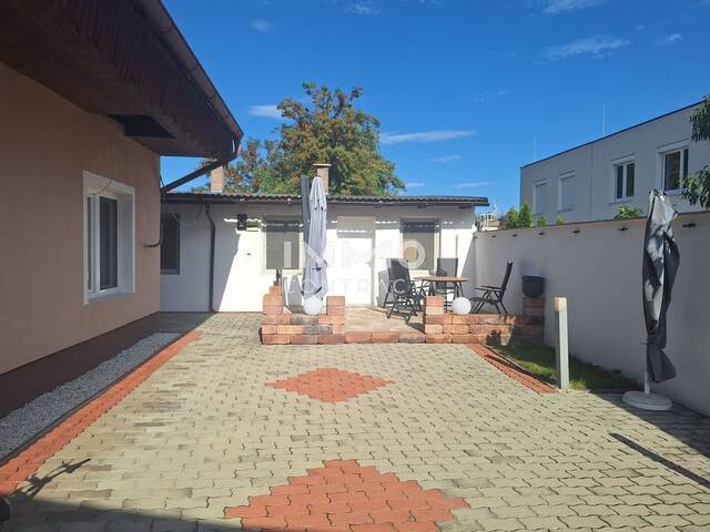 Immobilie in Prottes - Großzügiges Einfamilienhaus mit 190 m² Wohnfläche & zusätzlichem 42 m² Bestandsgebäude in Prottes - Bild 1