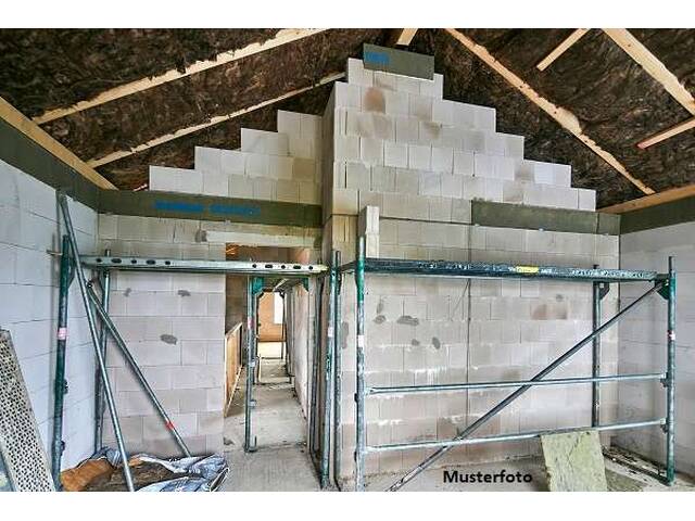 Immobilie in Eichgraben - Einfamilienhaus im Rohbau mit Doppelgarage und herrlichem Ausblick – viel Potenzial - Bild 0
