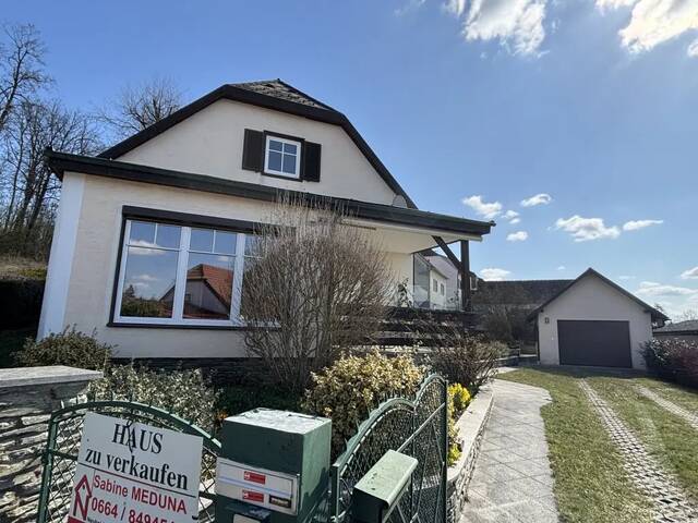 Immobilie in Güssing - Schmuckes Einfamilienhaus mit Blick auf die Burg Güssing - Bild 0