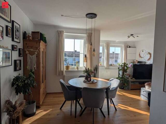 Immobilie in Bad Schallerbach - Koffer packen & einziehen! Teilmöblierte Maisonette mit Bergblick - Bild 2