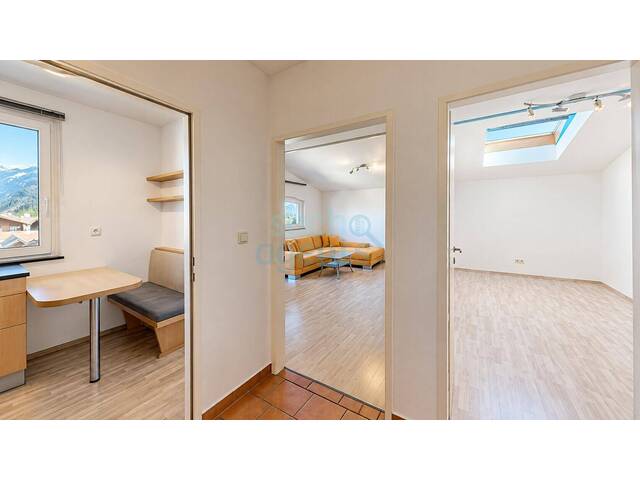 Immobilie in Axams - Axams: Helle 2-Zimmer-Dachgeschosswohnung mit Nordkettenblick und niedrigen Betriebskosten - Bild 2