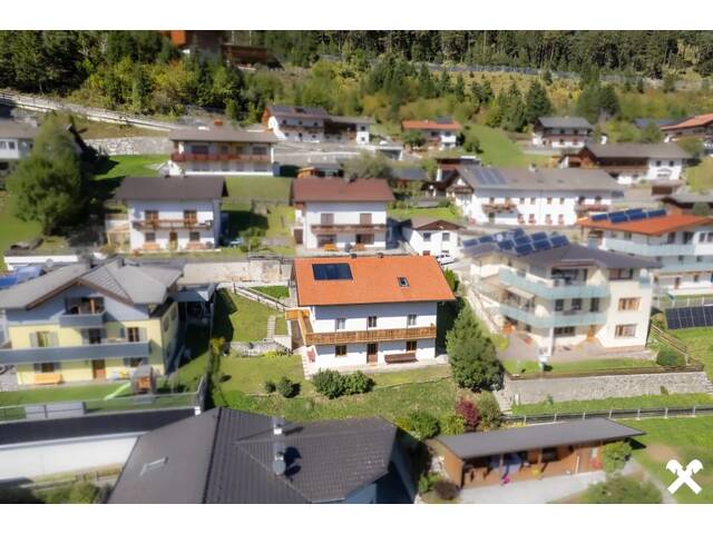 Immobilie in Trins - Haus mit Traumaussicht in Trins – viel Platz & großes Potenzial für Ihr Traumzuhause! - Bild 1