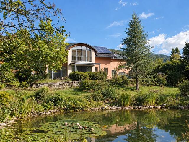 Immobilie in Micheldorf - Landhaus mit 310 m² Wohnfläche, Schwimmteich, idyllischem Garten und Wellnessbereich! - Bild 0