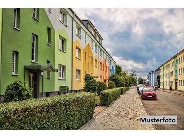 Immobilie in Bürmoos - Traumhaft großer Balkon - Attraktive 2-Zimmer-Wohnung mit 63 m² - Bild 0