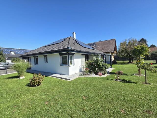 Immobilie in Straß in Steiermark - Sehr gepflegter Bungalow mit Garage und Carport in ruhiger Ortslage samt PV Anlage und Batteriespeicher - Bild 0