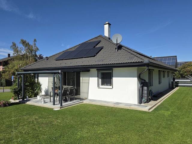 Immobilie in Straß in Steiermark - Sehr gepflegter Bungalow mit Garage und Carport in ruhiger Ortslage samt PV Anlage und Batteriespeicher - Bild 1