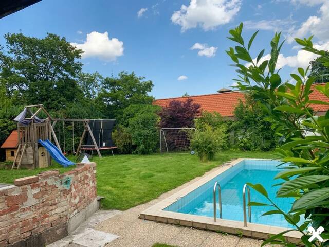 Immobilie in Neunkirchen - Bungalow mit Pool in Ruhelage - Stadtzentrum in Gehweite - Bild 2